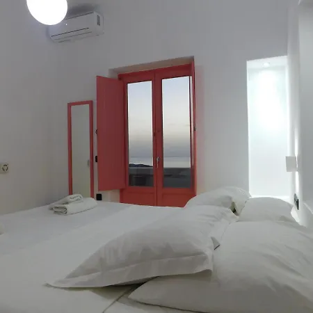 Peaceful Caldera Suites Appartamento